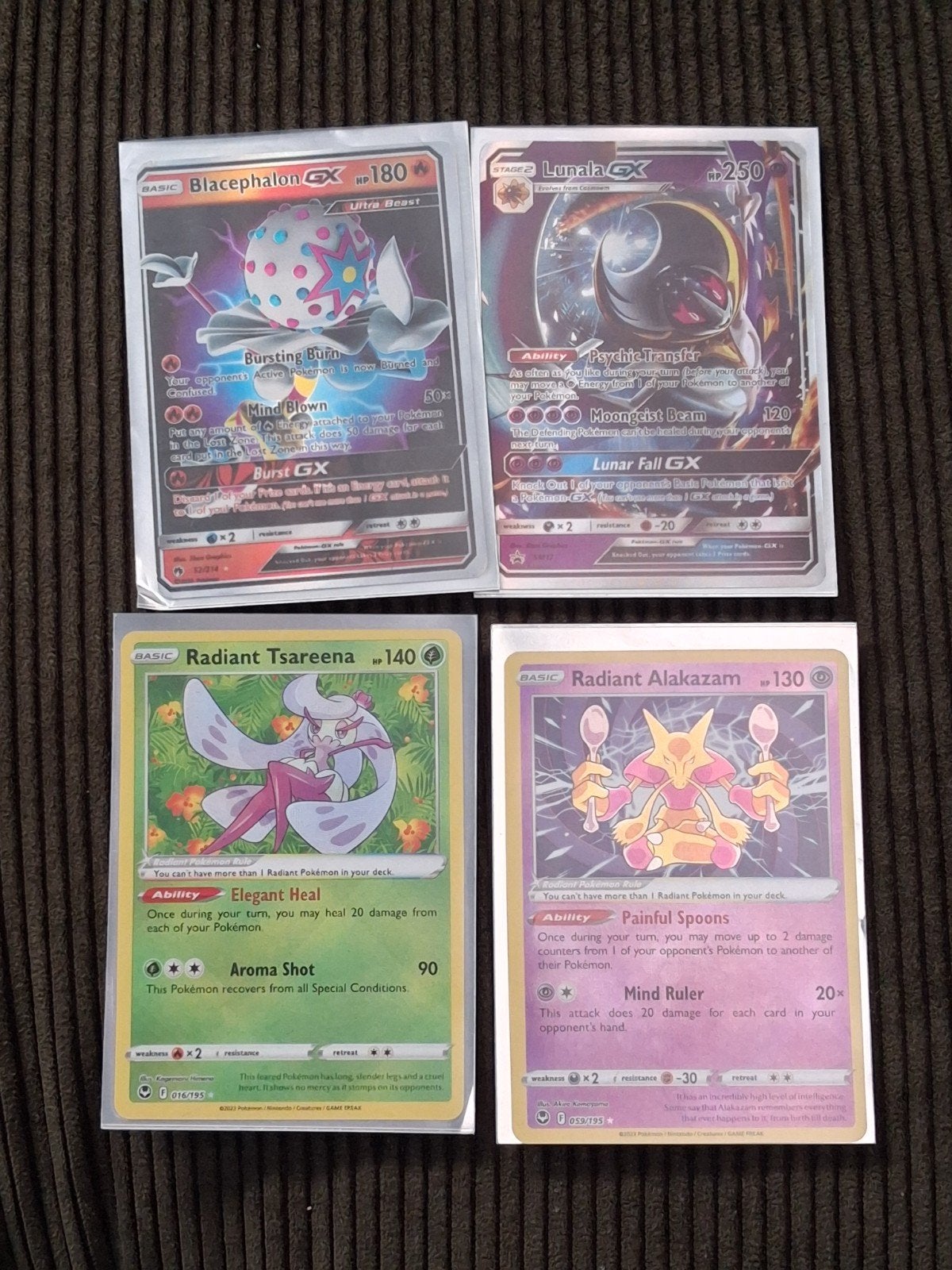 Pokémon kaarten: 2 nieuw, 2 gebruikt (Blacephalon, Lunala), Ophalen, Gebruikt, Meerdere kaarten