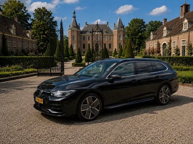 Volkswagen Passat Variant 1.5 eHybrid R-Line Edition | SoH 1, Auto's, Volkswagen, 77 km/l, Zwart, Zwart, Hybride Elektrisch/Benzine