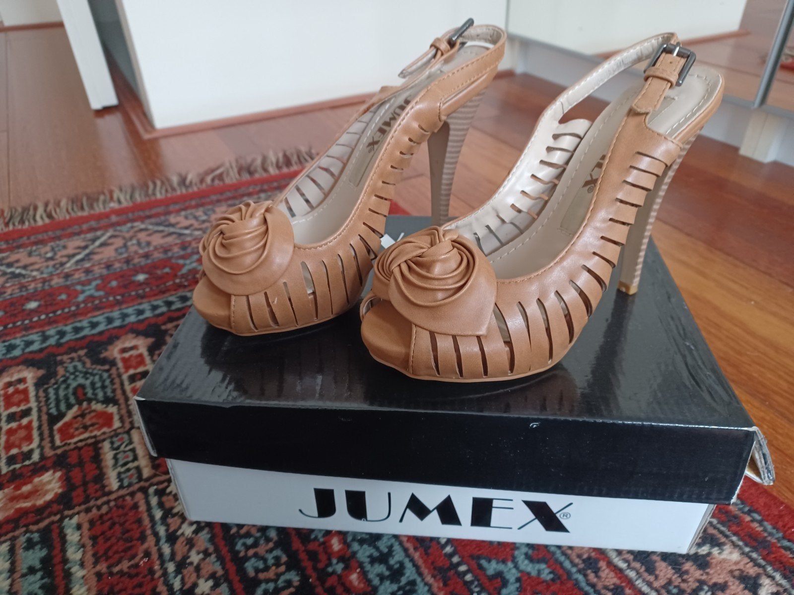 JUMEX Open-toe Hakken - Maat 39 - Zo goed als nieuw, Kleding | Dames, Pumps, Bruin, JUMEX, Ophalen of Verzenden