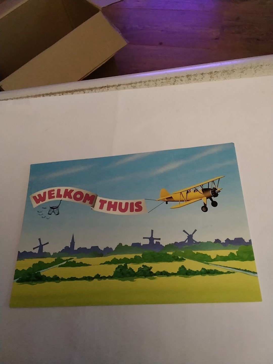 Vintage Ansichtkaart 'Welkom Thuis' met Vliegtuig en Molens, Ophalen of Verzenden