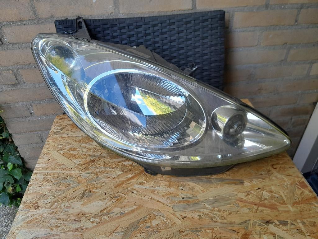KOPLAMP Rechts - Peugeot 1007 -Prijs: €18,- LEZEN!, Auto-onderdelen, Verzenden, Gebruikt, Peugeot