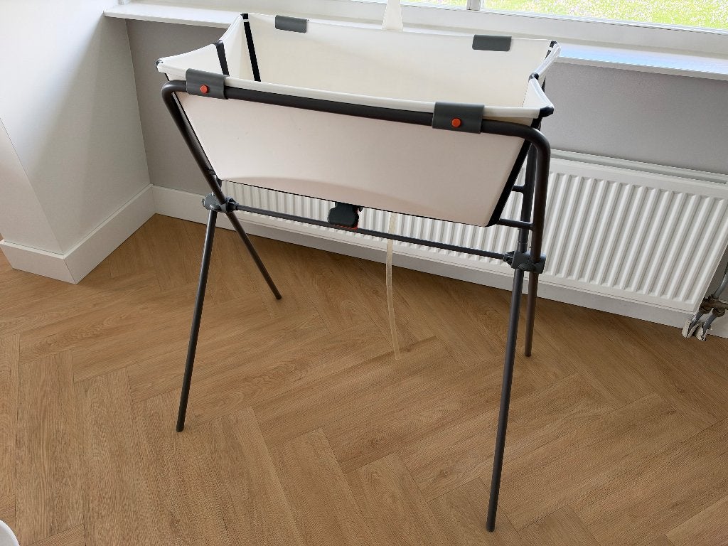 Stokke Flexi Baby Badje (met Standaard en Newborn Inzet), Gebruikt, Badje, Standaard, Ophalen