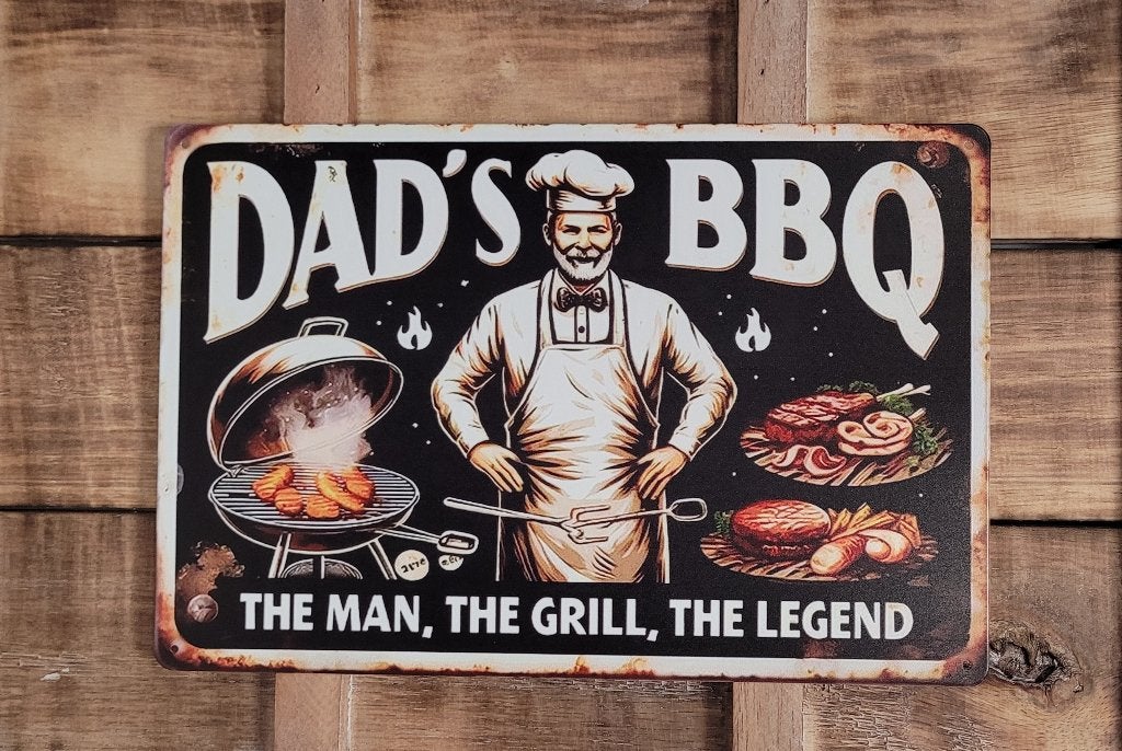 Dad's BBQ The Legend reclamebord van metaal wandbord deco, Info@deconoord.nl, Deco Noord, Nieuw, Ophalen of Verzenden
