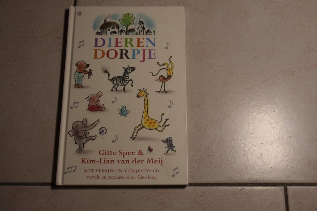 Dierendorpje / Gitte Spee Met CD, Ophalen of Verzenden, Zo goed als nieuw, Fictie algemeen