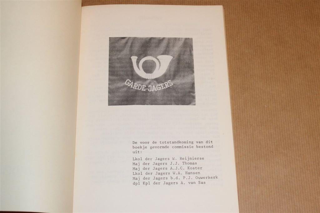 Het Garderegiment Jagers — Historisch Overzicht, Boeken, Oorlog en Militair, Ophalen of Verzenden, Tweede Wereldoorlog, Gelezen