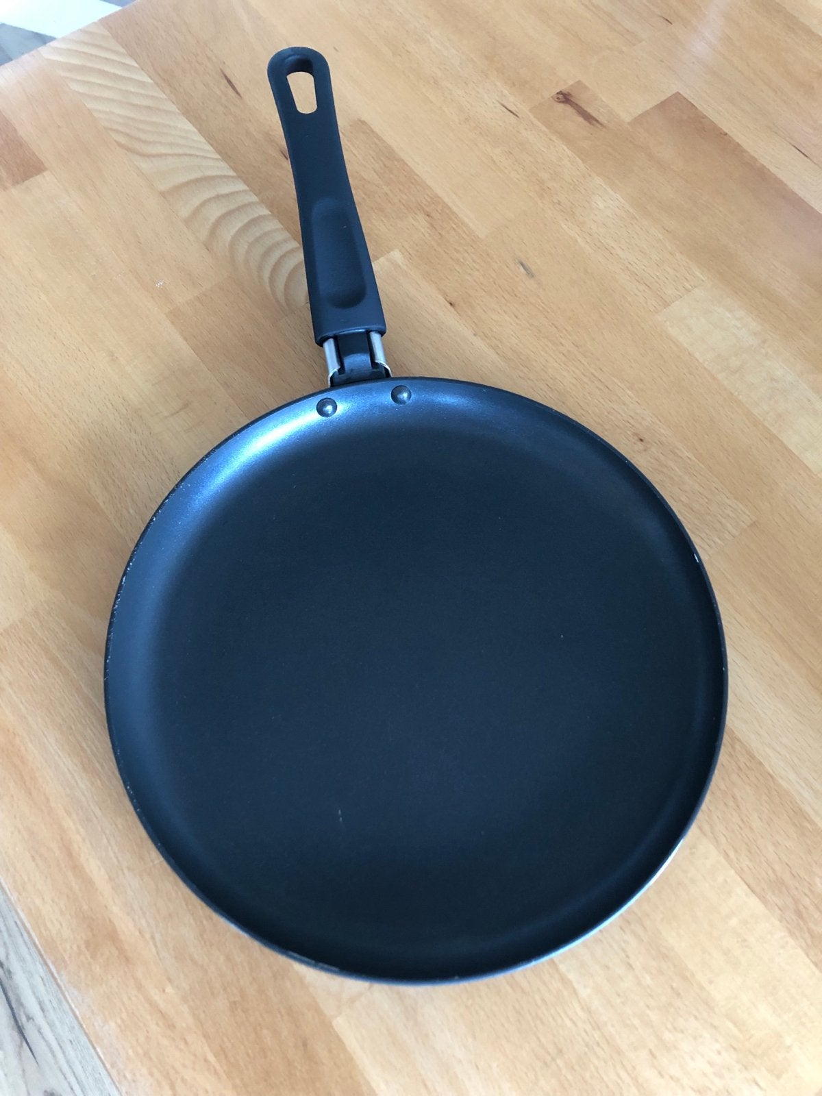 IKEA Koekenpan 25cm - Perfect voor pannenkoeken, Huis en Inrichting, Keuken | Potten en Pannen, Gebruikt, Antiaanbaklaag, Ophalen of Verzenden