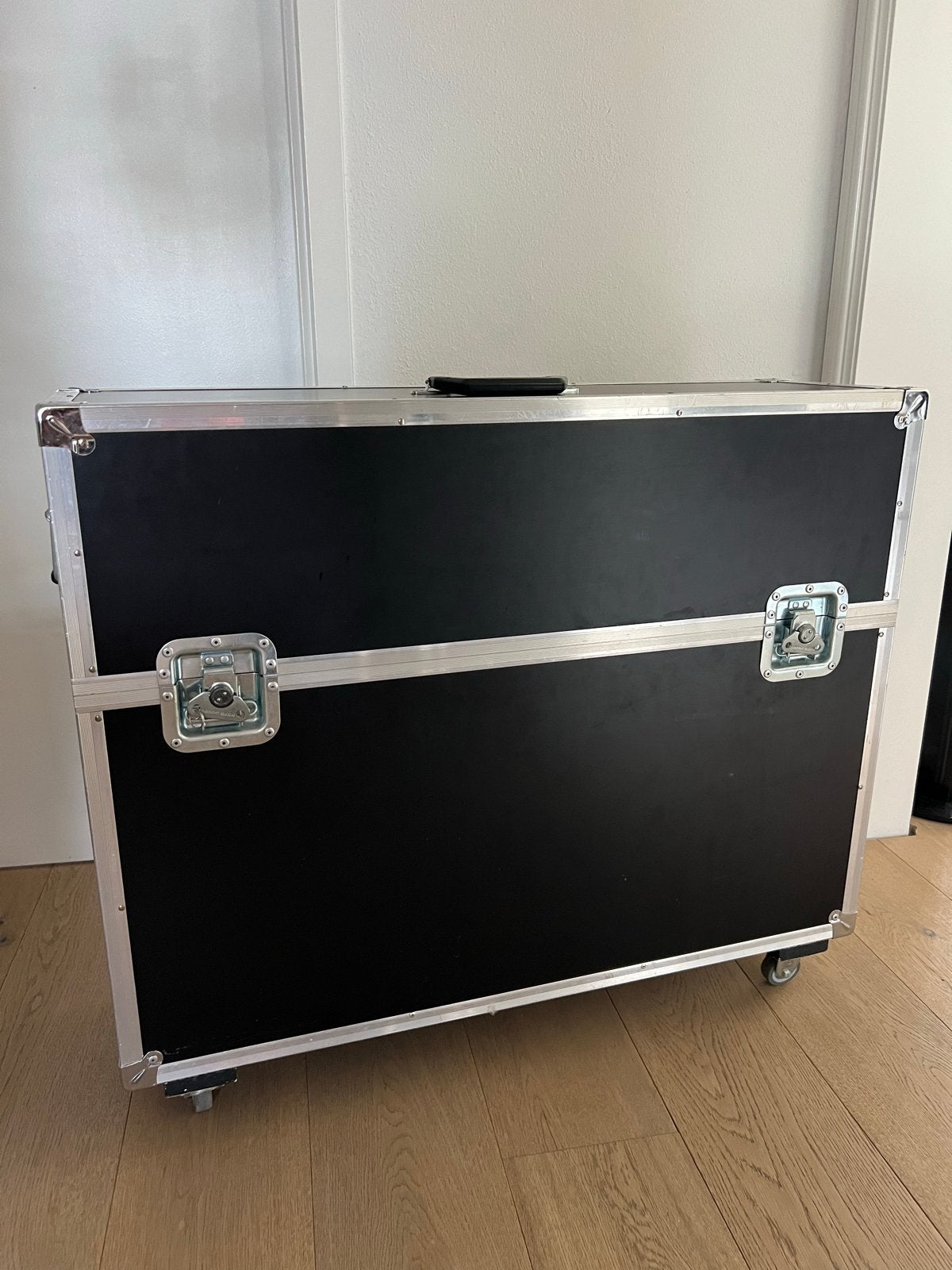Stevige Flightcase op wielen, Muziek en Instrumenten, Ophalen, Gebruikt, Overige instrumenten, Flightcase