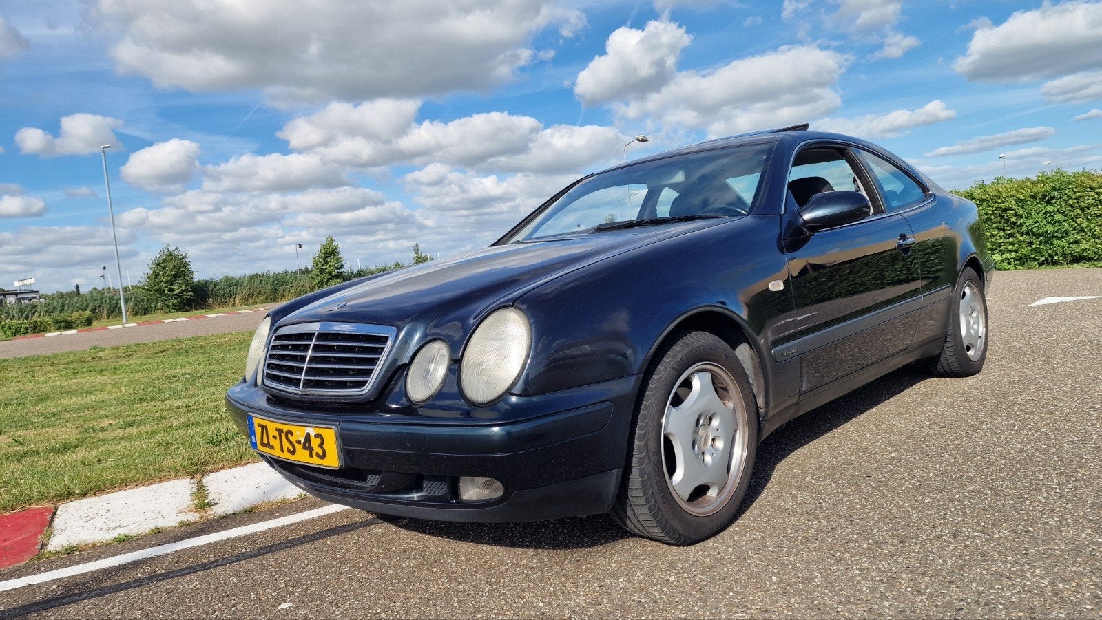 Mercedes-Benz CLK 2.3 Kompressor | APK tot SEP.. MOET WEG, Auto's, Achterwielaandrijving, 4 stoelen, Leder en Stof, Zwart