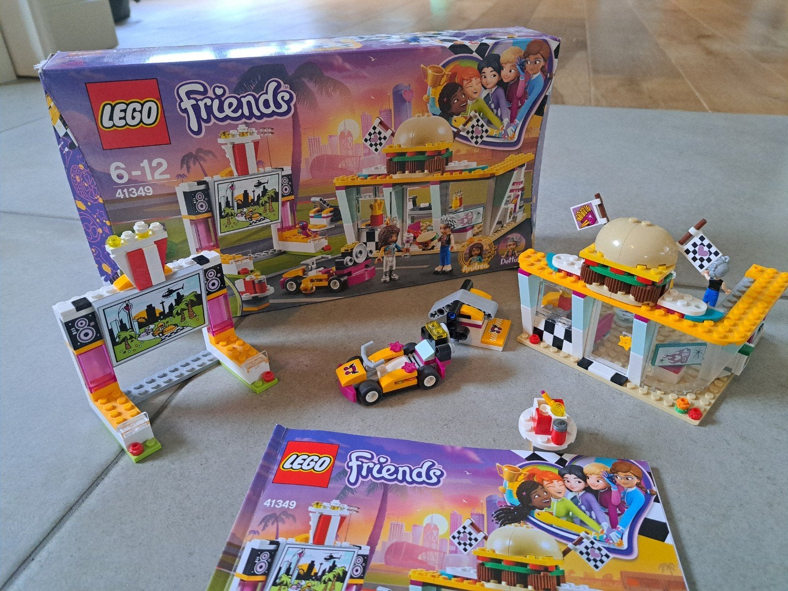 Lego friends 41349 go kart diner, incl doos en boekje.l, Inclusief instructies, Lego, Friends, Ophalen of Verzenden