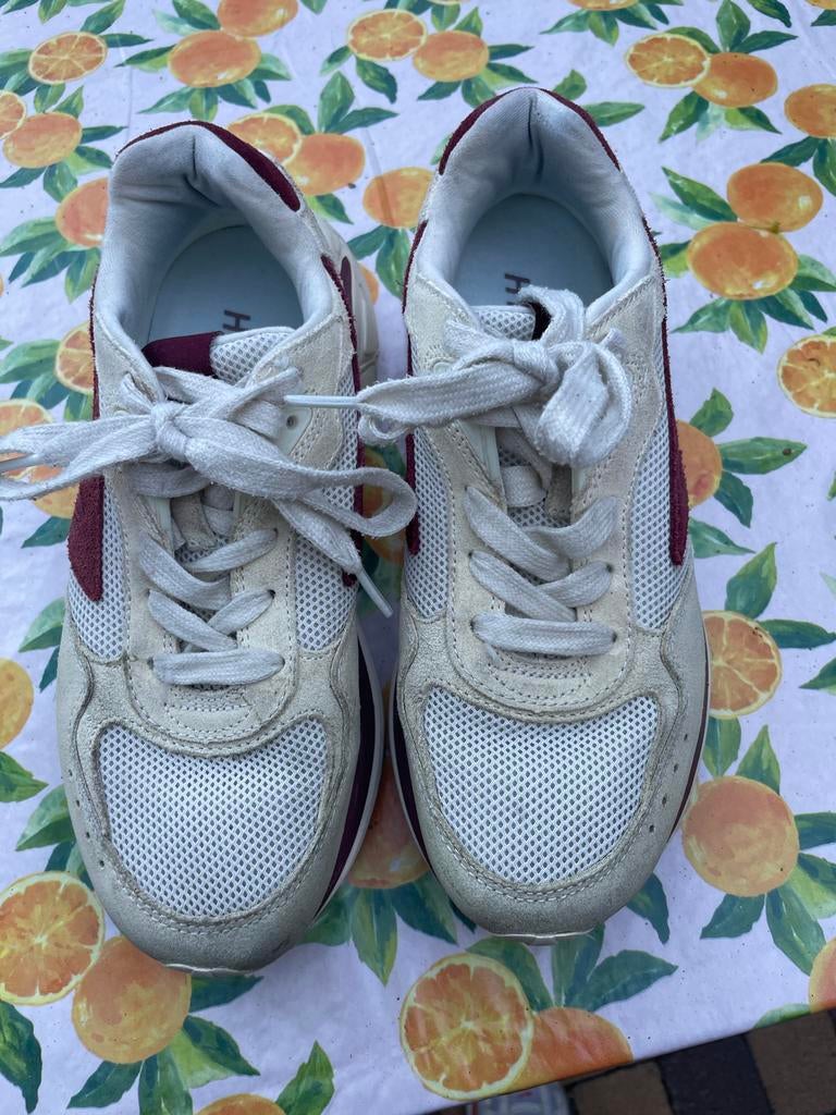 Hi Tec damessneakers maat 37 beige met bordeaux logo, Ophalen of Verzenden, Gedragen, Beige, Sneakers of Gympen