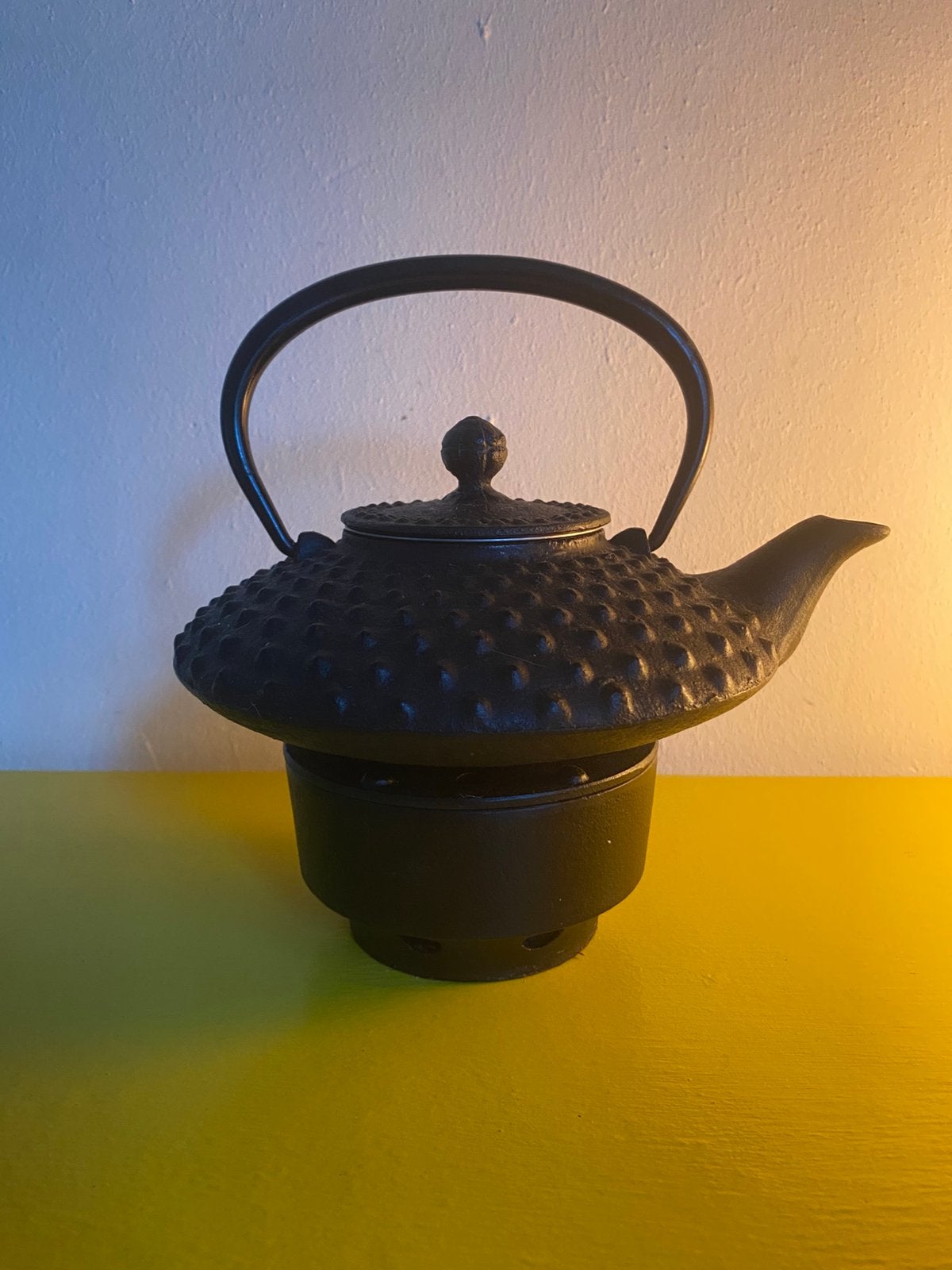 Gietijzeren theepot met theelicht en filter, Huis en Inrichting, Keuken | Keukenbenodigdheden, Ophalen of Verzenden, Zo goed als nieuw
