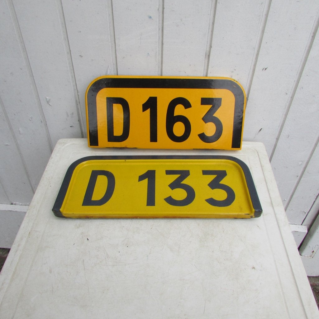 2 x oude emaille nummer borden van een Franse snelweg, Ophalen of Verzenden