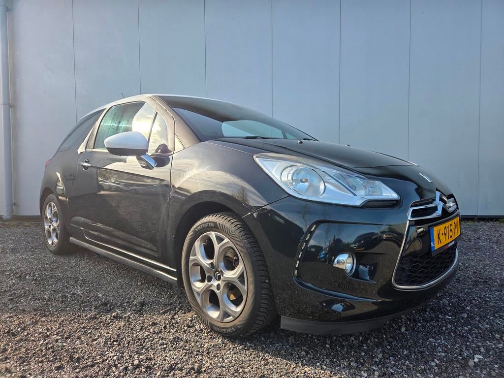 Citroen DS3 1.4 Chic, Voorwielaandrijving, Euro 5, Stof, Zwart