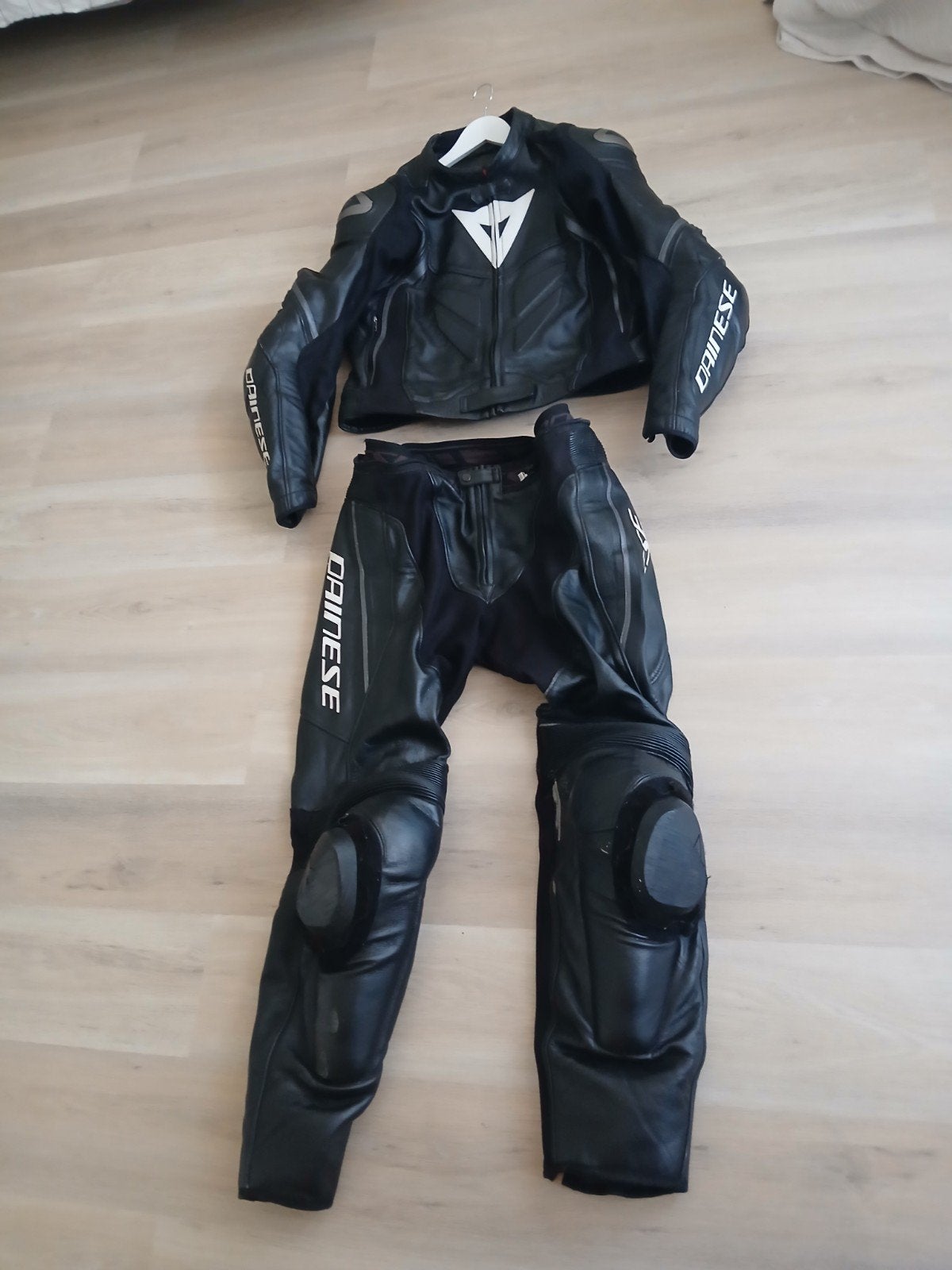 Dainese Avro D2 tweedelig motorpak lengtemaat (110), Motoren, Kleding | Motorkleding, Dainese, Ophalen of Verzenden, Tweedehands
