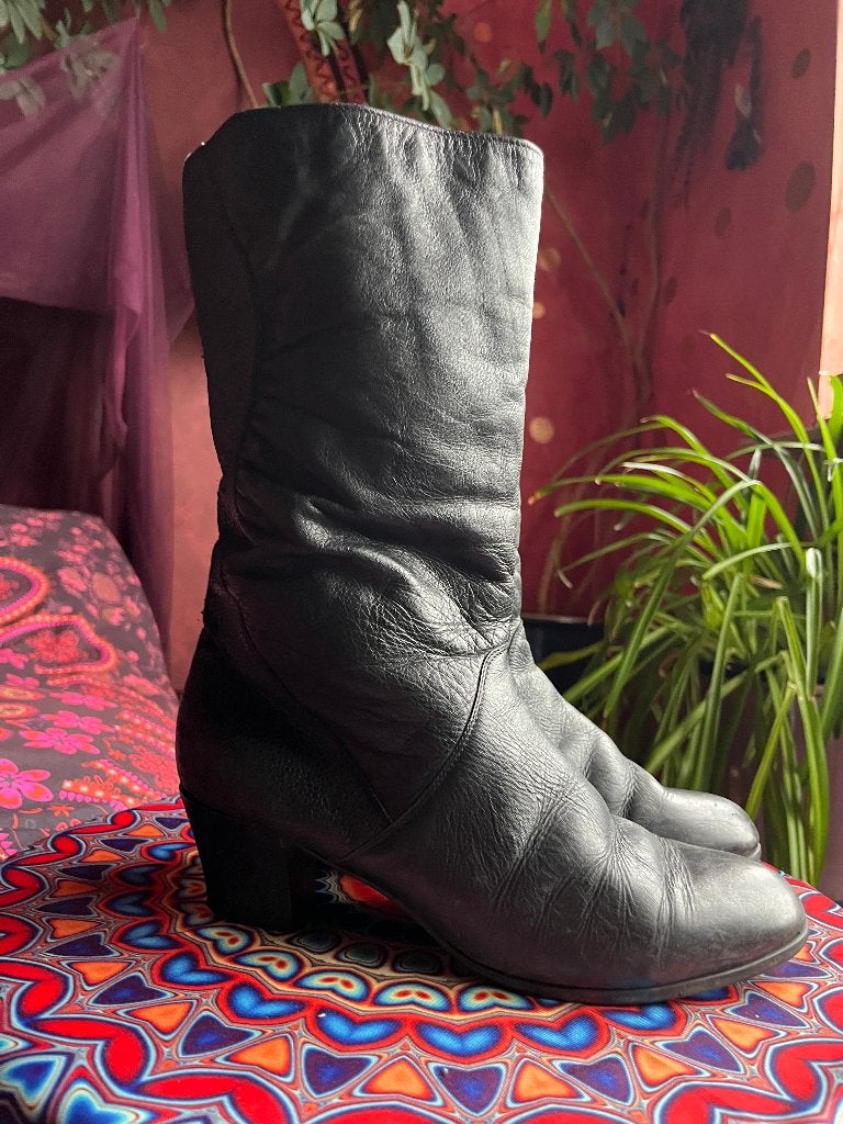 Gevoerde vintage laarzen met hakje en rits 38/39 nu 15,99€, Kleding | Dames, Schoenen, Hoge laarzen, Noidea, Zwart, Ophalen of Verzenden