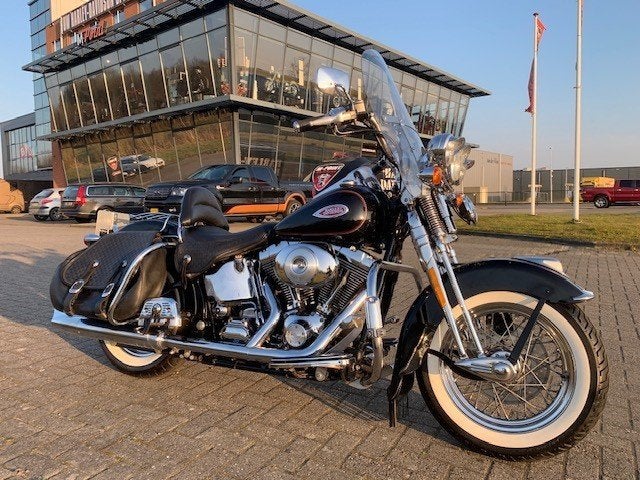 Harley-Davidson FLSTS SPRINGER SOFTAIL (bj 2001), Dopplerlaan 26
9207 HC  Drachten, NL, H-D Benelux B.V., Bedrijf, Info@m-point.frl