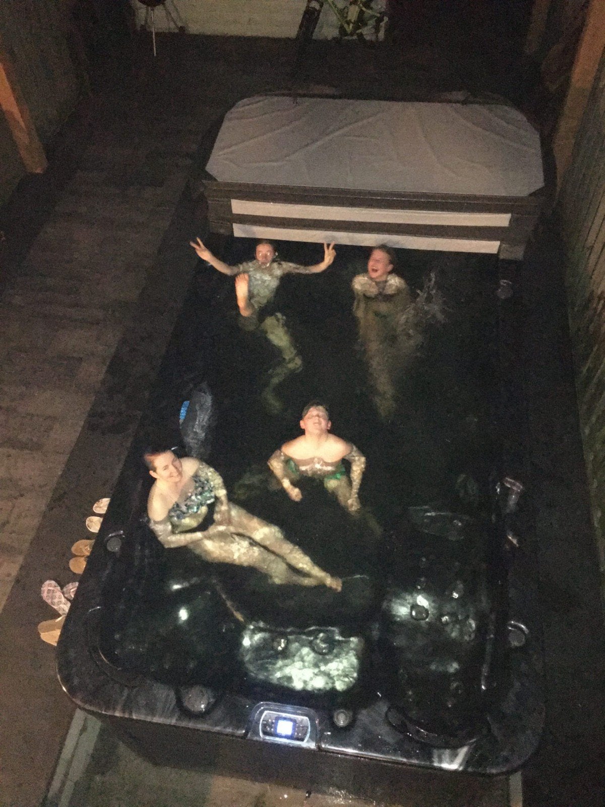 Jacuzzi/zwemspa met Afdek met warmtepomp., Ophalen of Verzenden, Gebruikt, Pomp, Vast