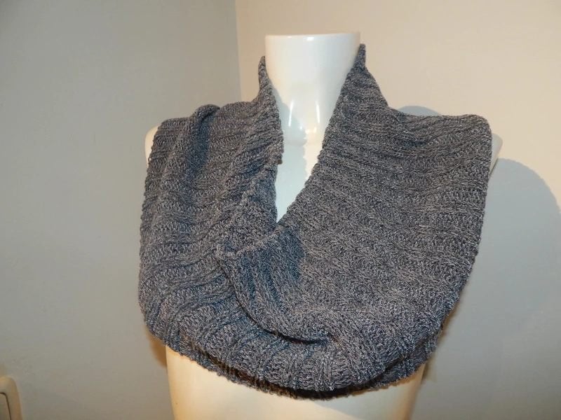 Sarah Pacini gebreide kol shawl grijs gebreid kabels, Kleding | Dames, Verzenden, Sarah Pacini, Maat 46/48 (XL) of groter, Zo goed als nieuw