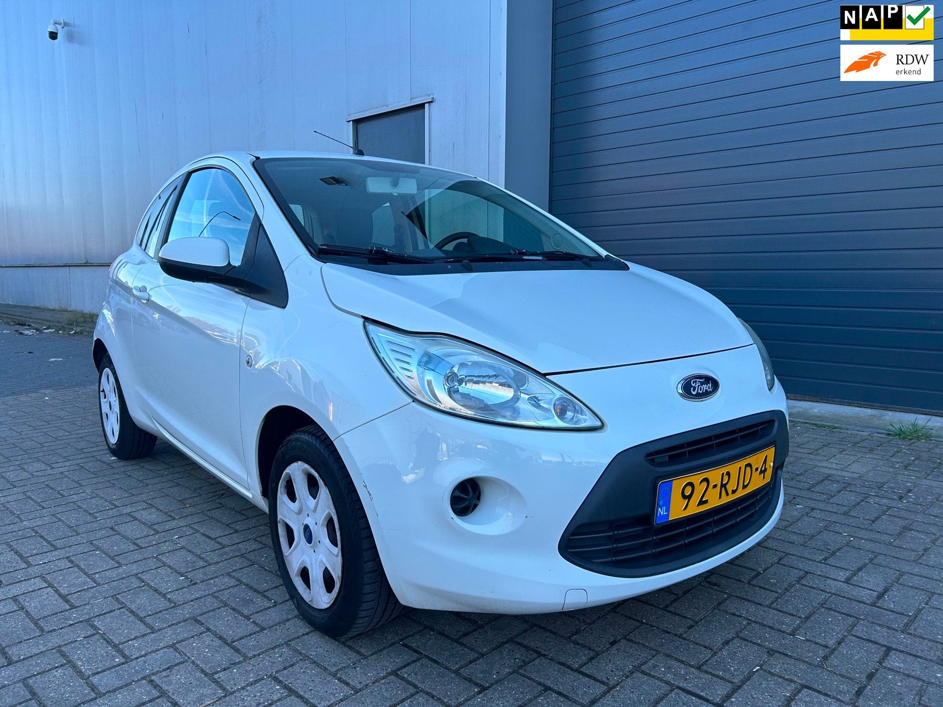 Ford Ka 1.2i Comfort S/S AIRCO NAP APK 2011, Voorwielaandrijving, Euro 5, Stof, Gebruikt