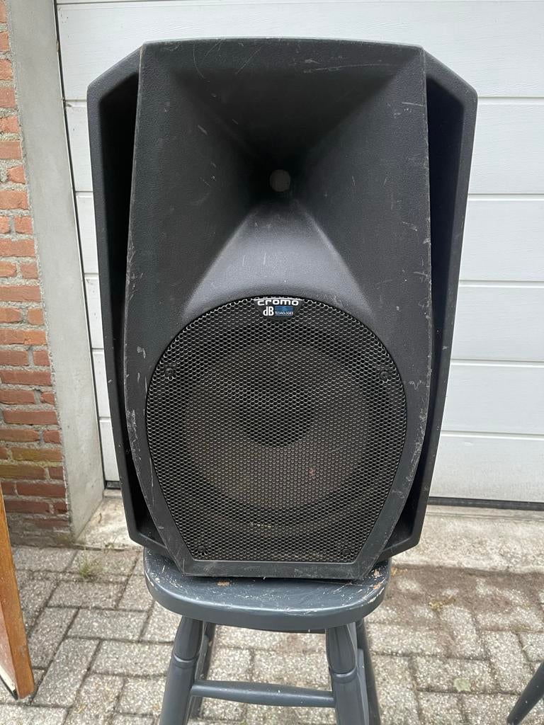Db Technologies Cromo12+ actieve speaker met defect, Audio, Tv en Foto, Luidsprekers, Niet werkend, 120 watt of meer, Front, Rear of Stereo speakers