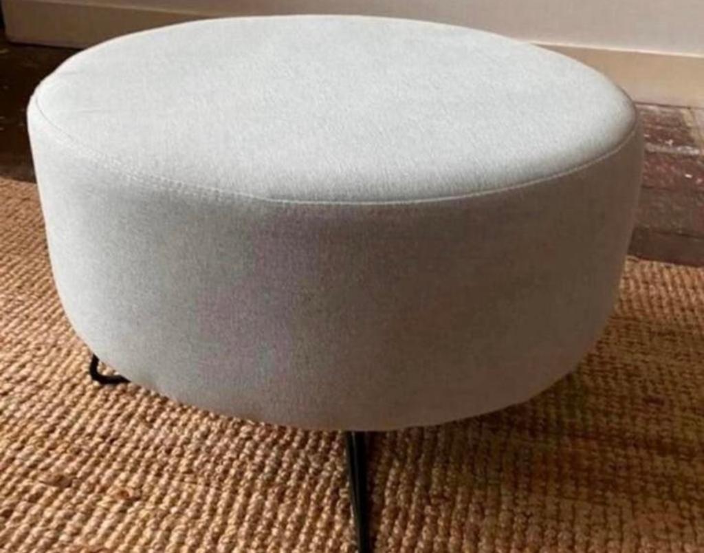 Zacht grijs/blauwe poef, Ophalen, Zo goed als nieuw, Rond, 125 cm of meer