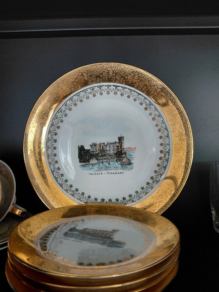 Gebakset van Kasteel Miramar Triest Italie, Ophalen
