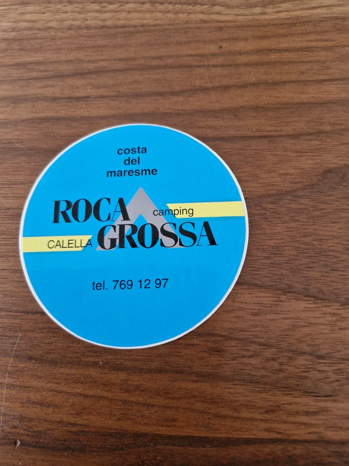 9246  sticker Camping Roca Grossa Calella Costa del Maresm, Ophalen of Verzenden, Nieuw, Overige typen