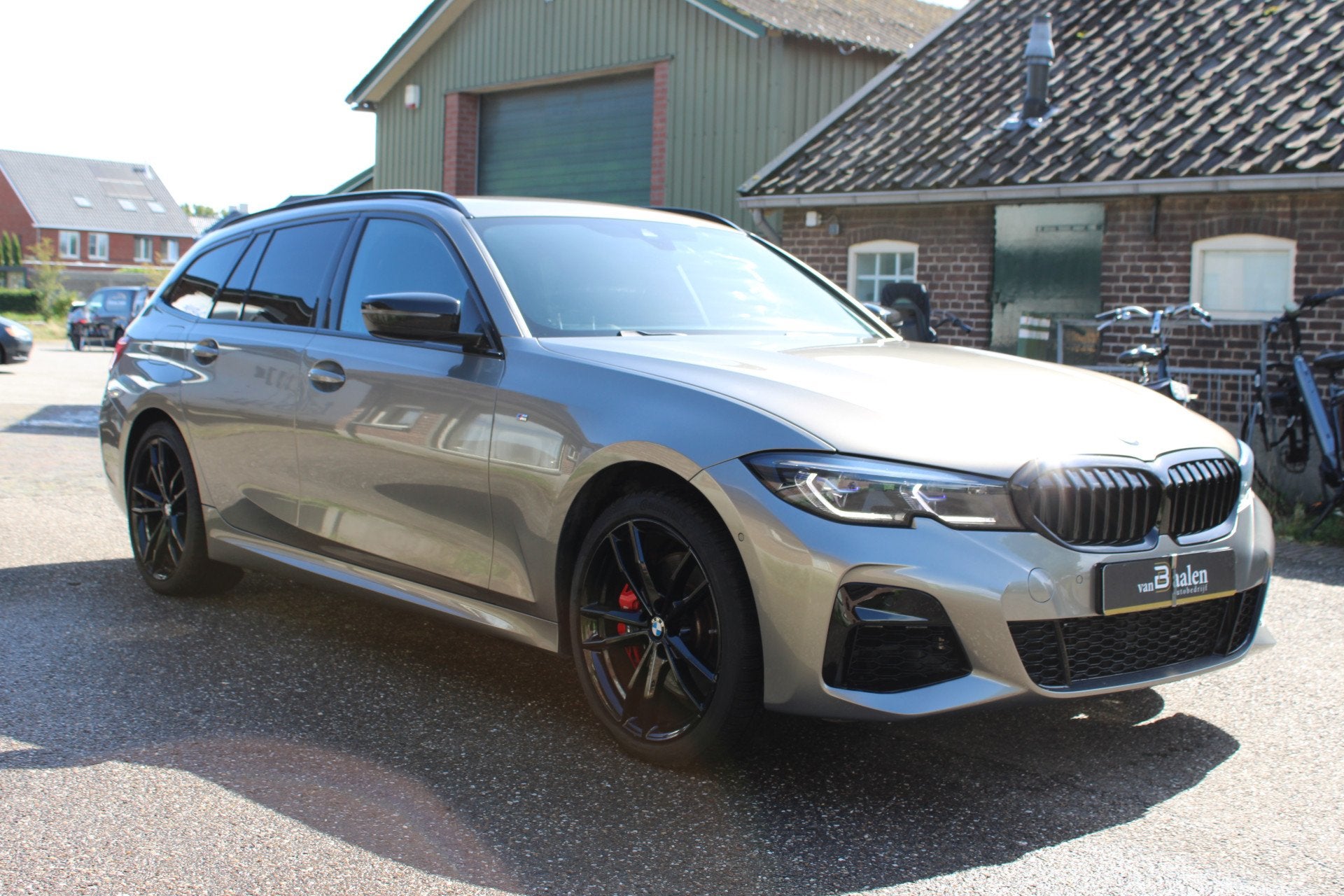 BMW 3 Serie Touring 330e xDrive High Executive M-SPORT NAVI, Auto's, Gebruikt, 4 cilinders, 1865 kg, Vierwielaandrijving