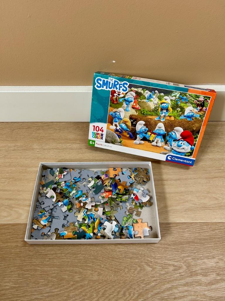 *NIEUW!* Puzzel van Smurfen - Clementoni, 104 stukjes, Kinderen en Baby's, Speelgoed | Kinderpuzzels, Ophalen of Verzenden, Meer dan 50 stukjes