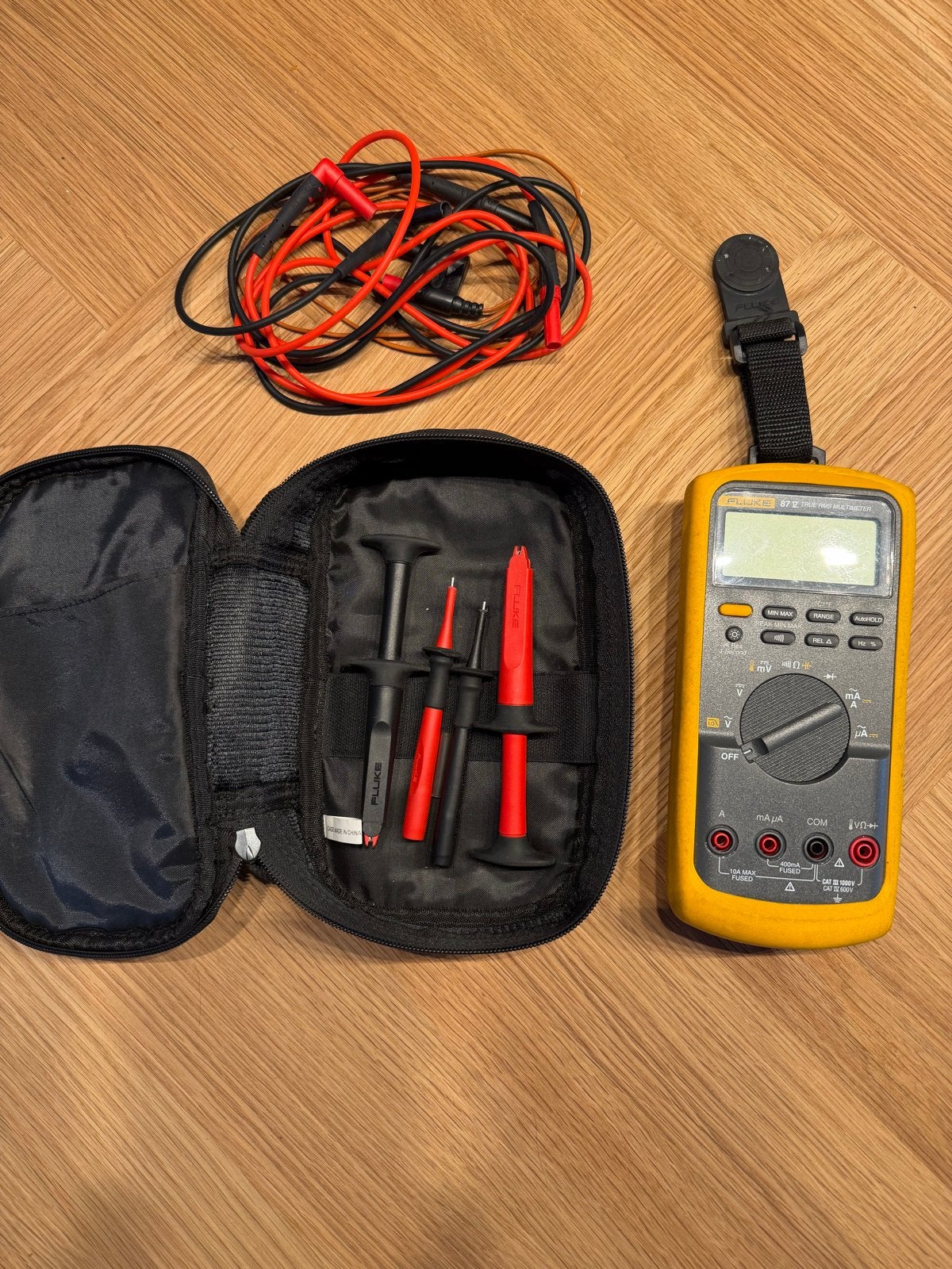Fluke 87V True RMS Multimeter met accessoires, Ophalen, Gebruikt, Multimeter