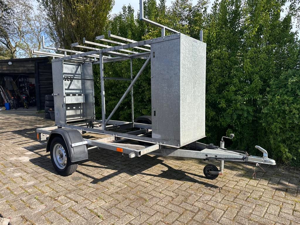Afsluitbare rolsteiger aanhanger X Carrier 250 ASC, Doe-het-zelf en Verbouw, Steigers, Ophalen, Zo goed als nieuw, Gevelsteiger