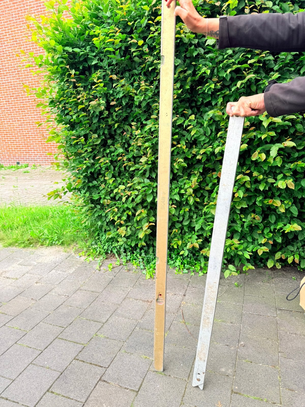 • Lange Aluminium Waterpas + Metalen Afreilat / Hoekprofiel, Ophalen
