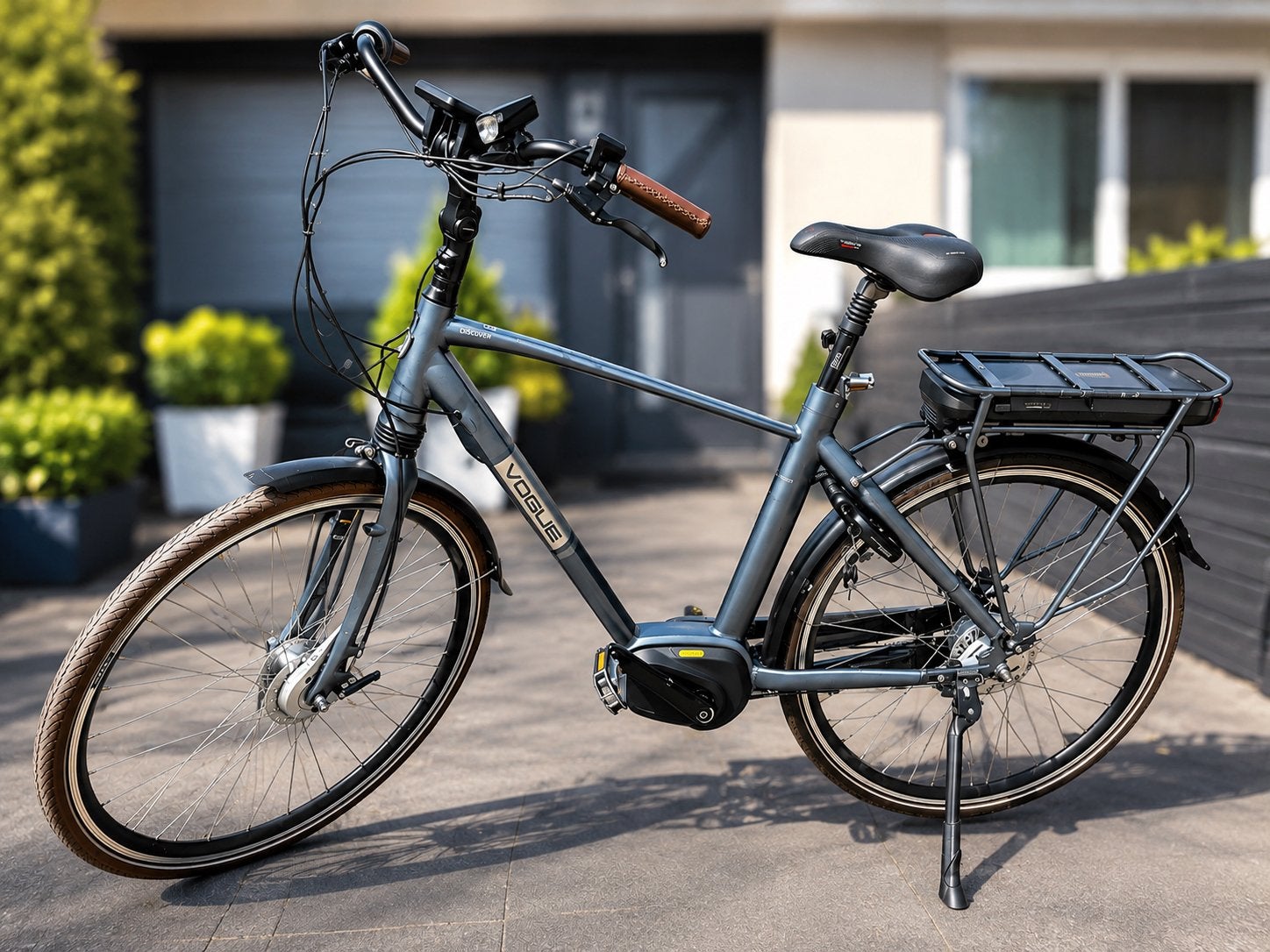 Vogue elektrische fiets in uitstekkende staat (middenmotor), Gebruikt, 51 tot 55 cm, 50 km per accu of meer, Ophalen