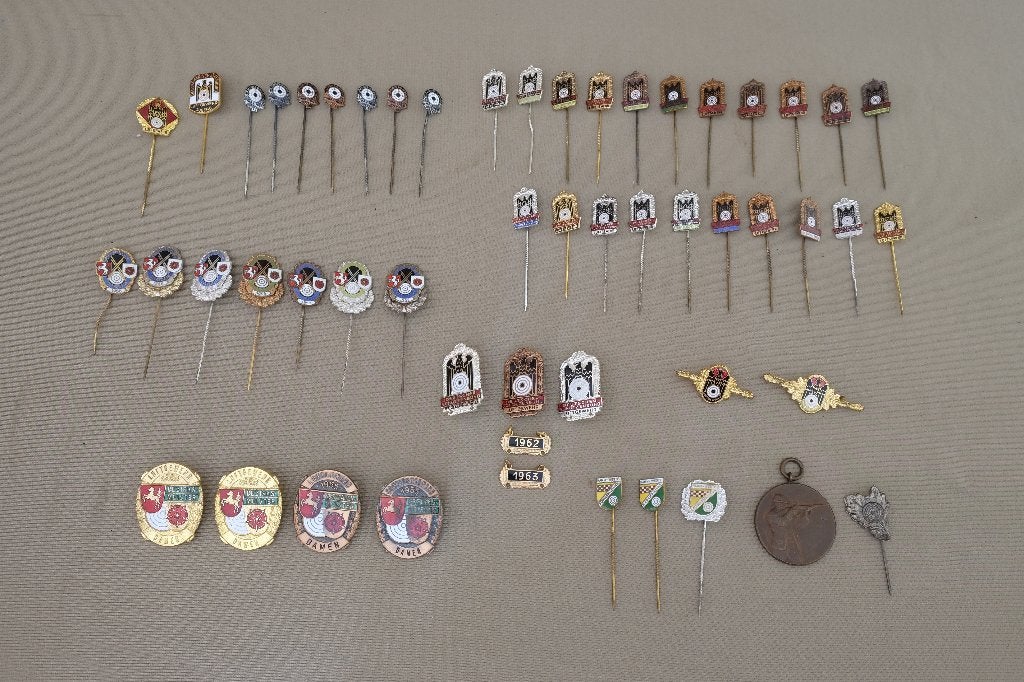 Diverse vintage Pins Duitse Schietvereniging, Ophalen of Verzenden, Gebruikt, Sport, Speldje of Pin