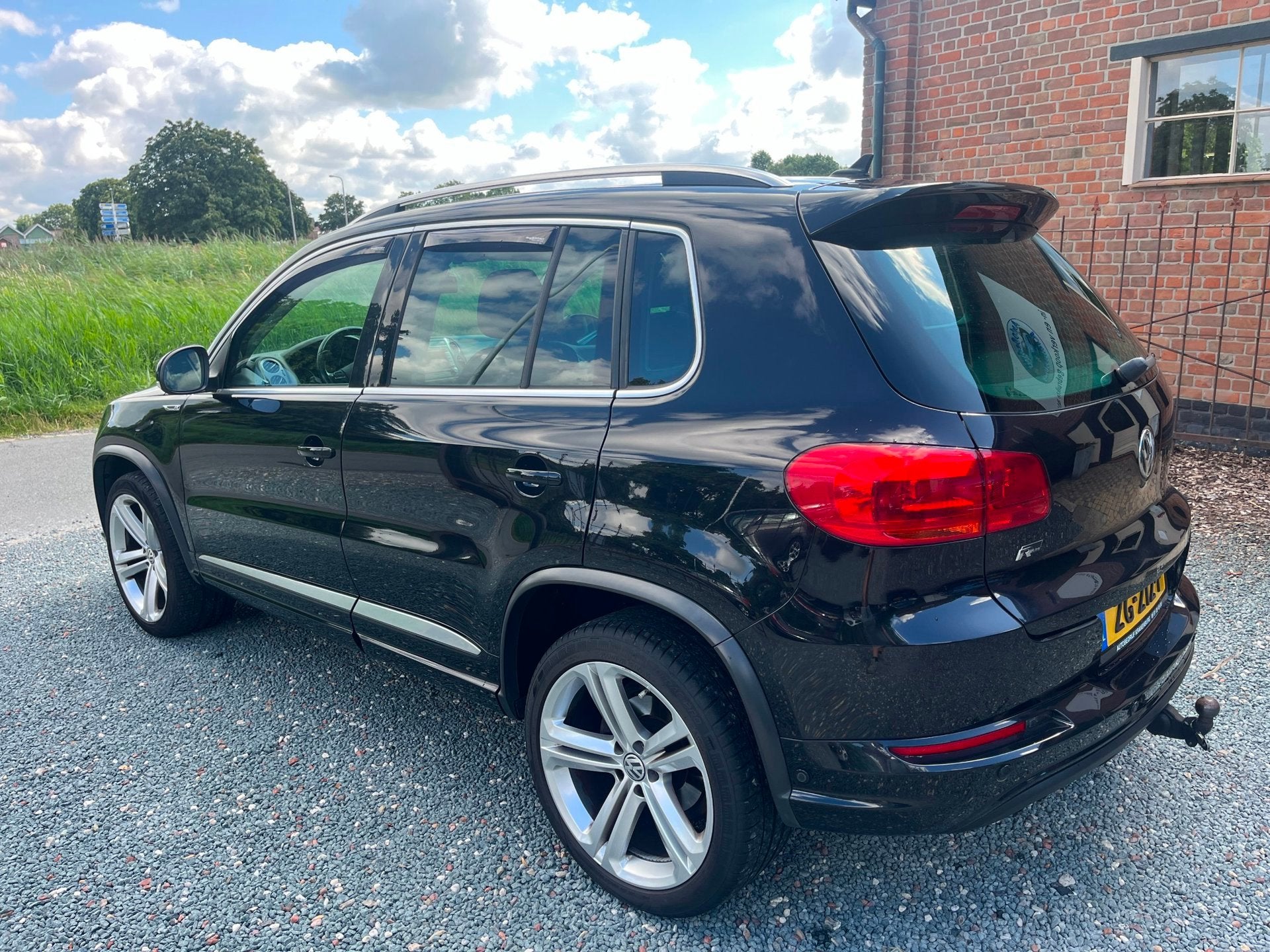 Volkswagen Tiguan 2.0 TSI Sport&Style 4Motion ( Navigatie +, Automaat, Euro 5, Gebruikt, Zwart