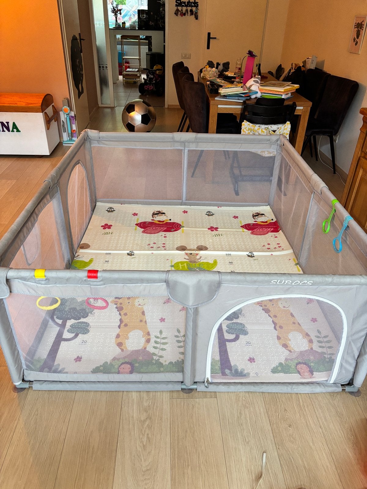 Grondbox 180x150 met speelmat en ballen, Ophalen, Zo goed als nieuw, Rechthoekig