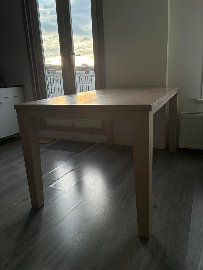 Robuust houten eettafel gratis op te halen, Huis en Inrichting, Tafels | Eettafels, Ophalen, Gebruikt, 100 tot 150 cm, 50 tot 100 cm