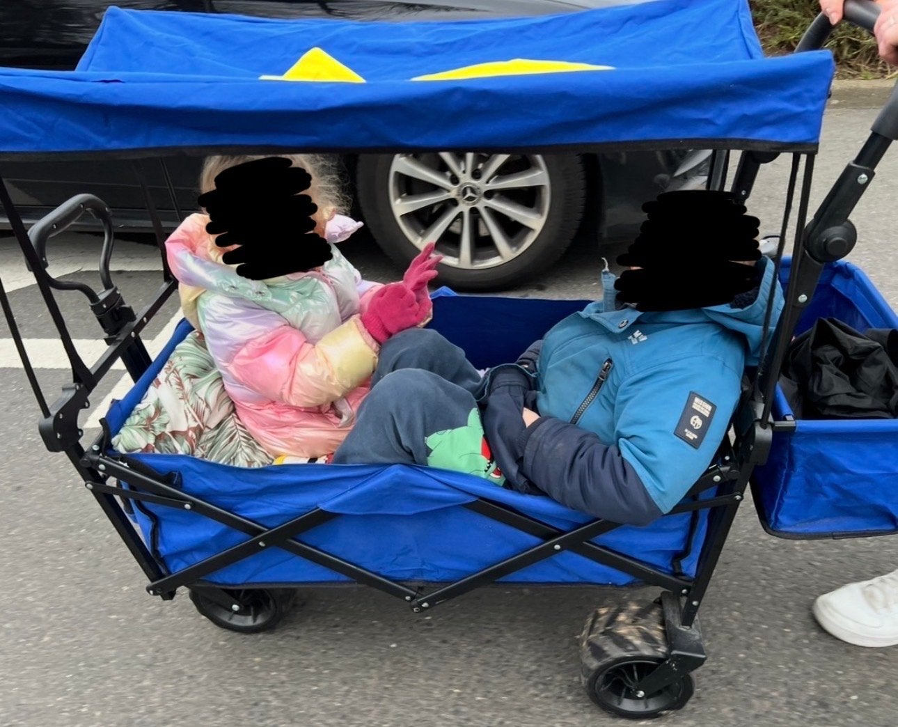 Blauwe bolderkar voor 2 kinderen - Trekken of duwen, Ophalen, Opvouwbaar, Gebruikt