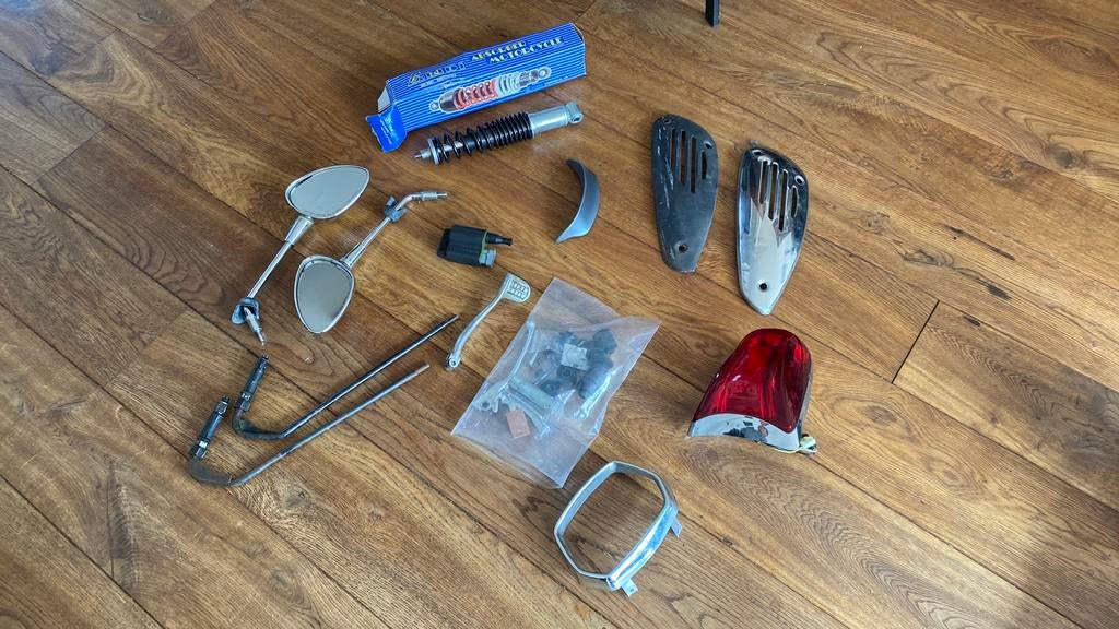 Vespa onderdelen divers, Fietsen en Brommers, Scooters | Vespa, Ophalen, Benzine