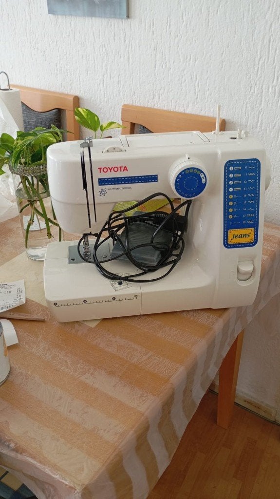TOYOTA naai machine, Ophalen, Zo goed als nieuw, Naaimachine, Overige merken