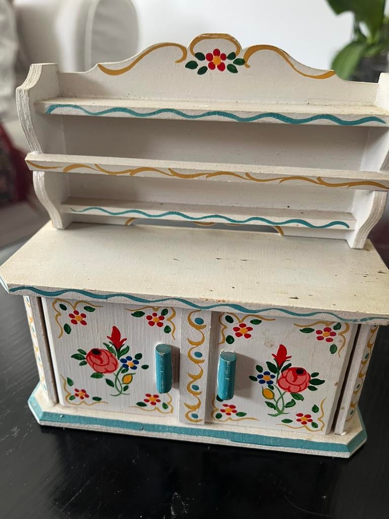 Poppenhuis spulletjes kastje en wagentjes hout/metaal, Ophalen of Verzenden, Zo goed als nieuw, Poppenhuis