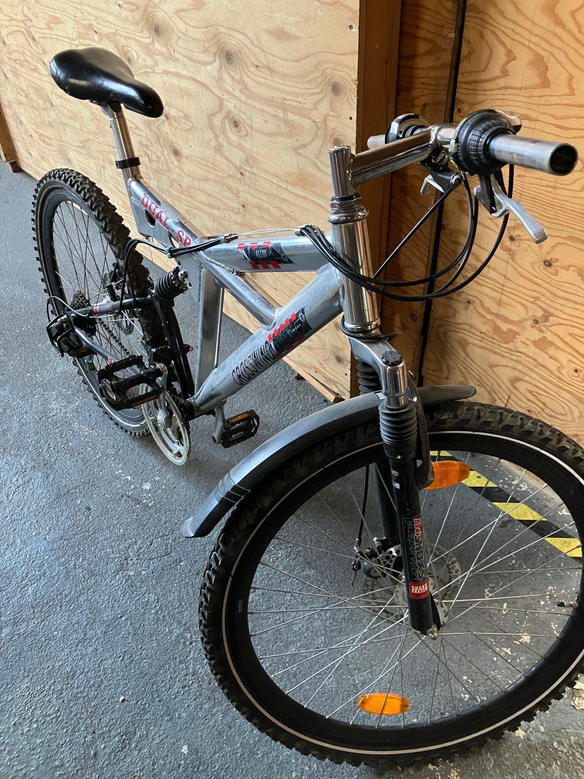 Mountainbike met schtervering 26 ince, Fietsen en Brommers, Fietsen | Mountainbikes en ATB, Ophalen, Gebruikt, Overige merken