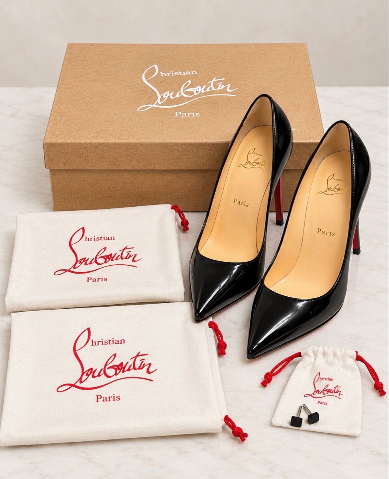 Christian Louboutin Kate 100 Zwarte Lakleren Pumps - Maat 38, Ophalen of Verzenden, Gedragen, Zwart, Pumps
