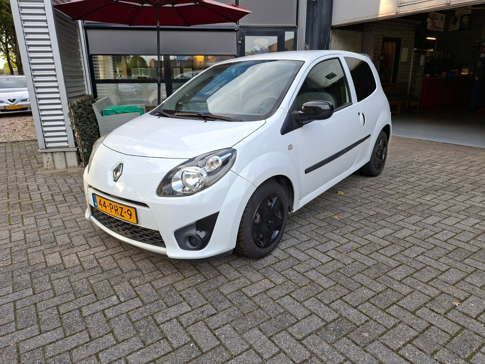 Renault Twingo 1.2 16V 2011 Wit ,Airco, apk 31-03-2027, Auto's, 839 kg, 74 pk, Zwart, 4 cilinders