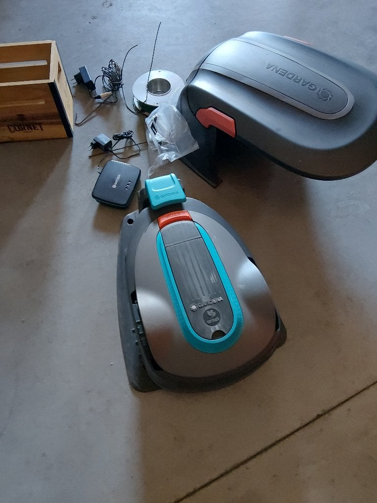 Gardena robotmaaier sileno 500 met gateway, Ophalen, Zo goed als nieuw, Minder dan 30 cm