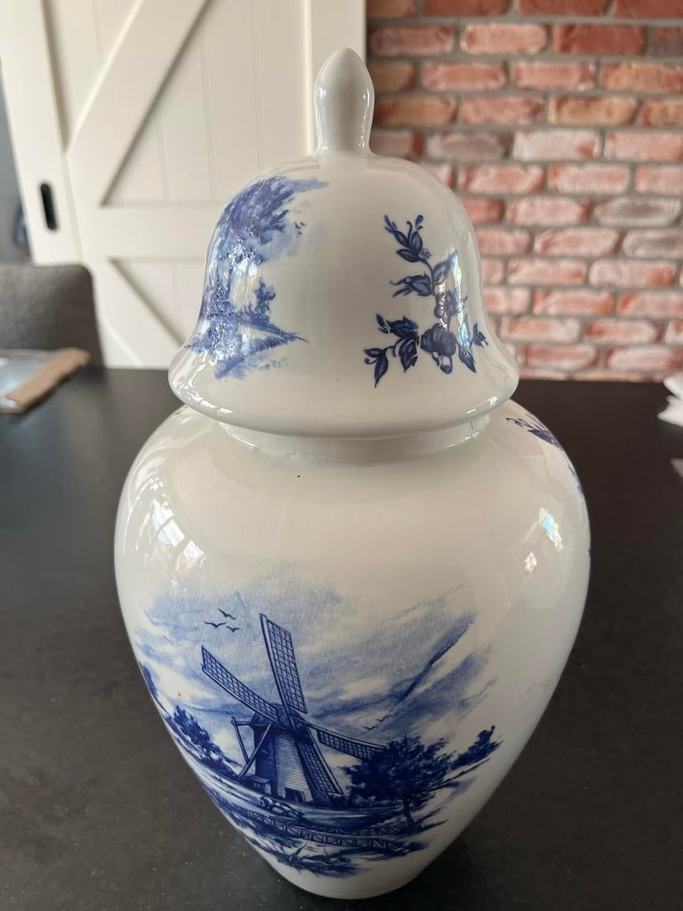 Delfts Blauwe Vaas met Deksel - Windmolen Landschap, Antiek en Kunst, Antiek | Keramiek en Aardewerk, Ophalen of Verzenden