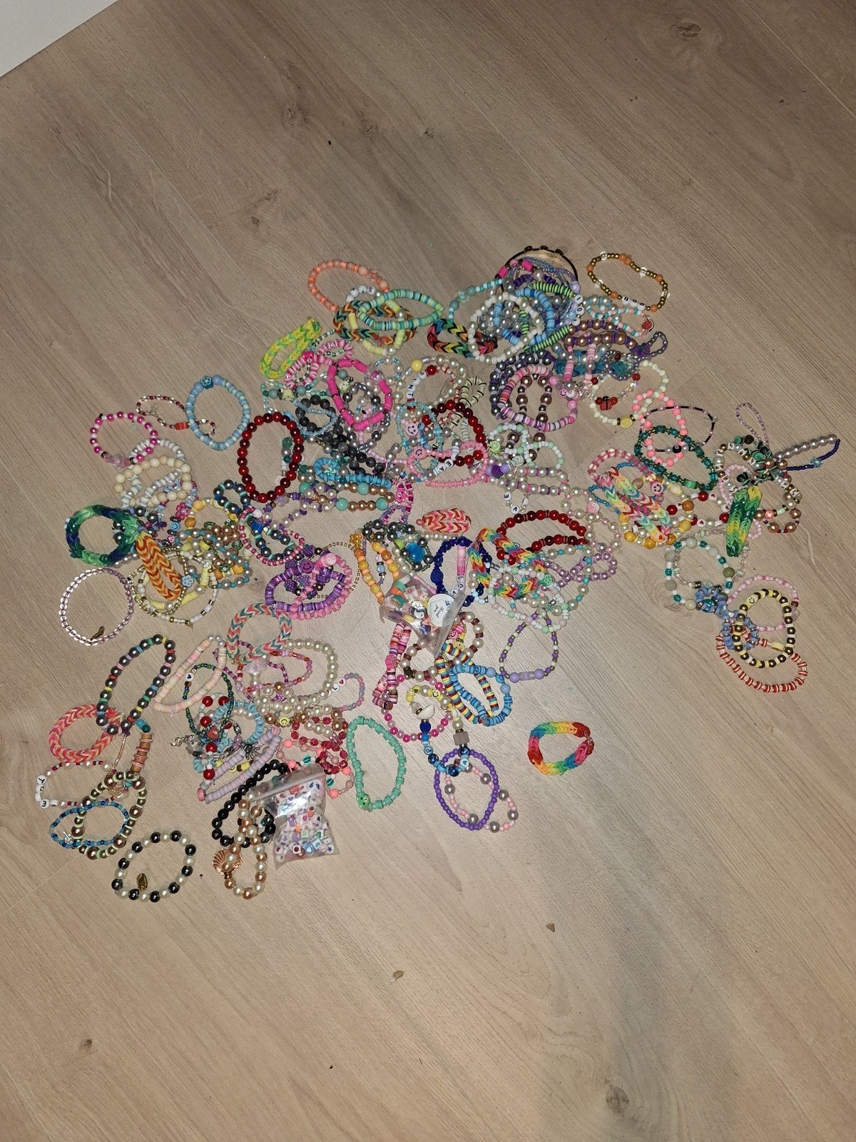 leuke armbandjes gratis ophalen, Ophalen of Verzenden, Gebruikt, Kraal