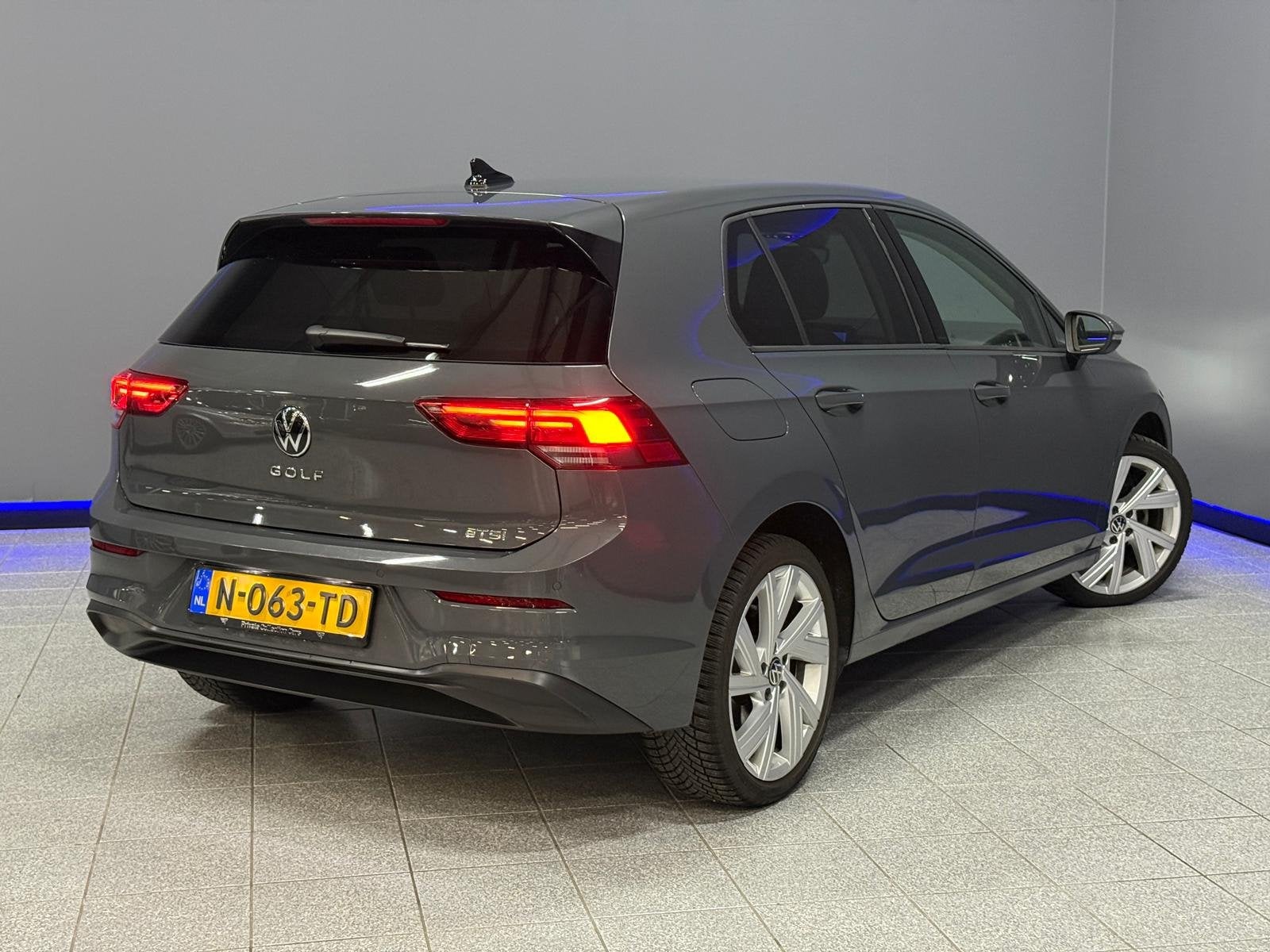Volkswagen Golf 1.0 eTSI Life Adaptive Cruise|Carplay/Andr, Dealer onderhouden, Stof, Gebruikt, Automatische klimaatregeling