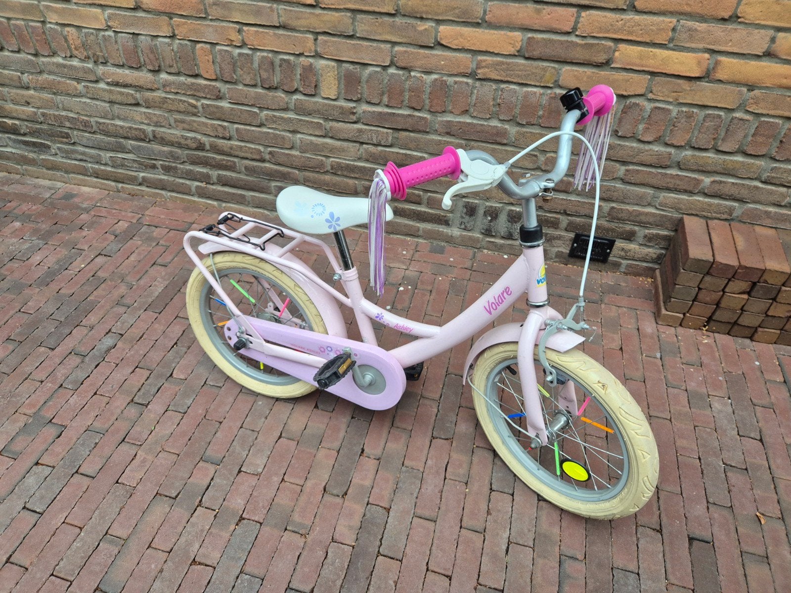 Roze meisjesfiets Volare, framemaat 25cm, Ophalen, Terugtraprem, Gebruikt, Volare