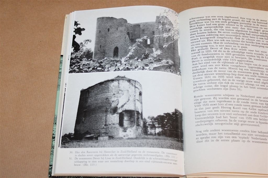 Middeleeuwse Kastelen in NL — Burchten en Verdediging 1965, Ophalen of Verzenden, Gelezen